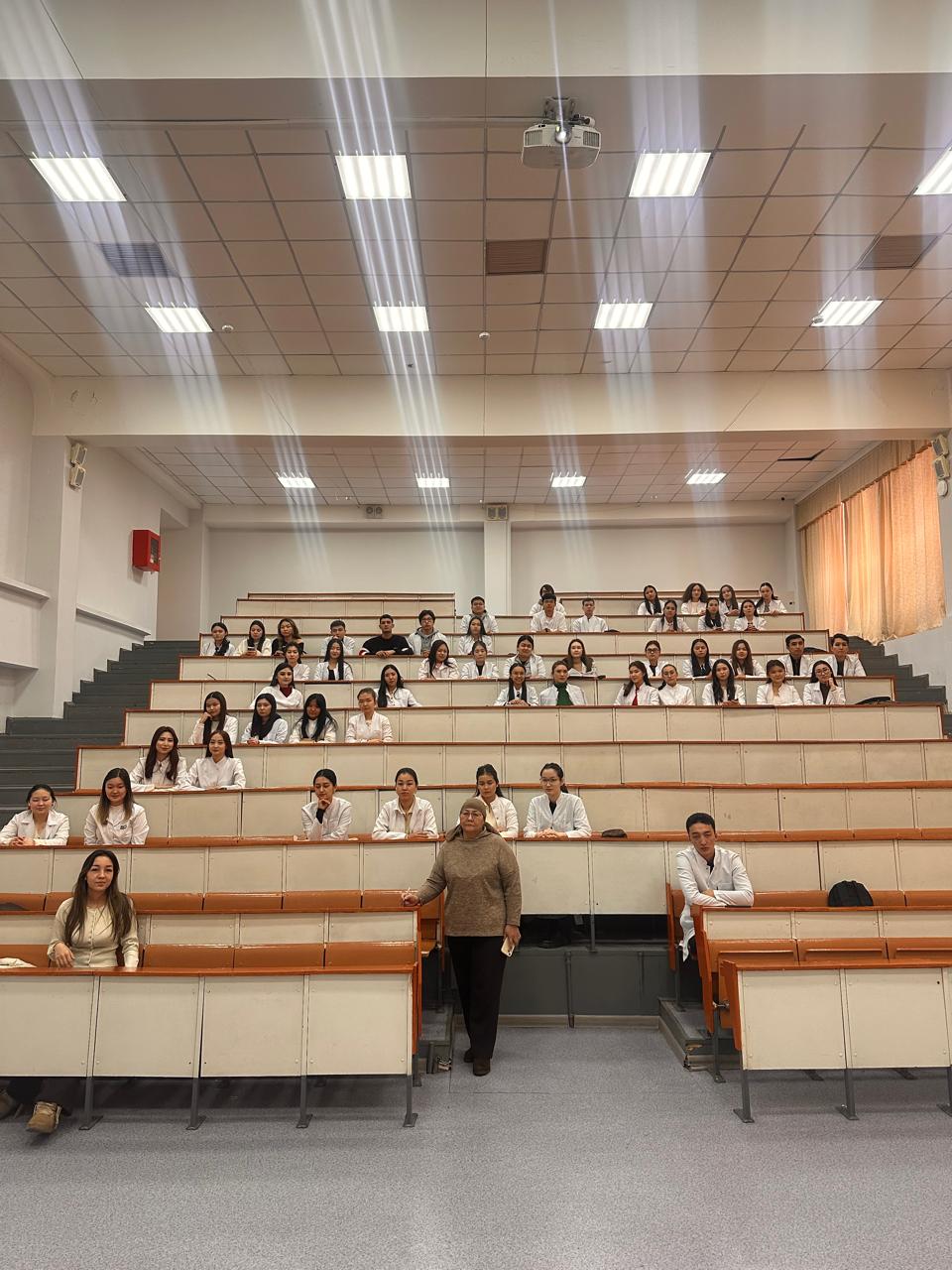 Профессор Г.О. Устенованың дәрісі